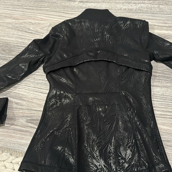 Lululemon Define Jacket.  Without tags. - Picture 4 of 4